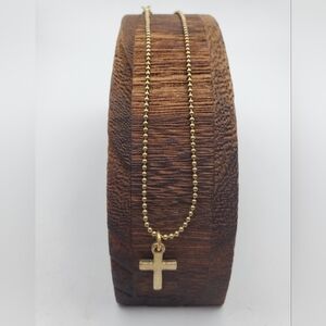 Classic‎ gold tone cross religious necklace N1612